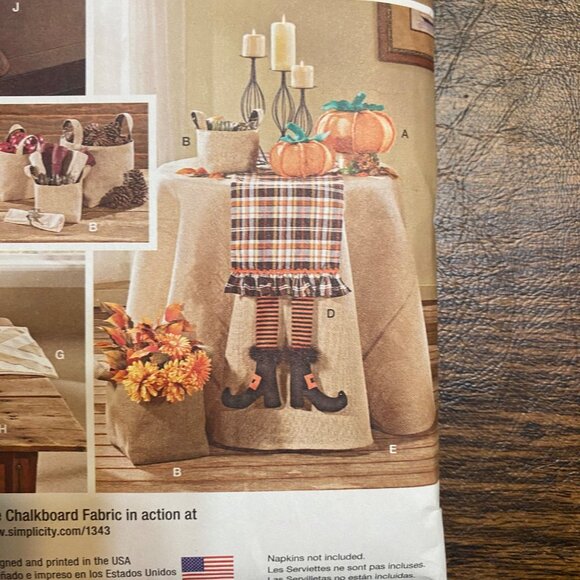 Simplicity Fall Table Decor 1343 Pattern Holiday Chalkboard Fabric 28 Pieces - Picture 7 of 9